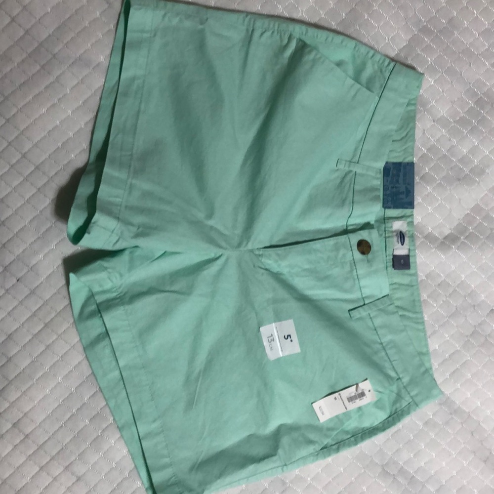 Mid rise Twill everyday shorts 5 inch inseam